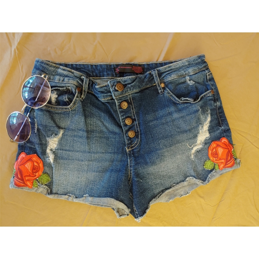 🪩 3/$15 NOBO • Rose Patch Shorts